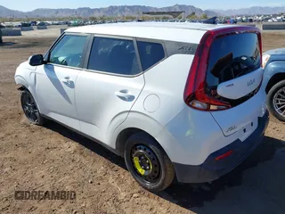 2022 Kia Soul EX with VIN KNDJ33AU5N7804758, listed as a IAAI auction lot 41678596 with 31,593 mi miles. Bid and sale history available at carsss.com. Image 3.