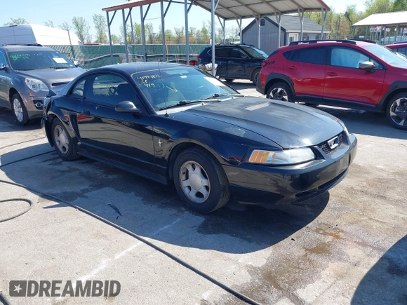 2000 Ford Mustang with VIN 1FAFP4042YF252802, listed as a IAAI auction lot 41994872 with 189,081 mi miles. Bid and sale history available at carsss.com. Image 1.