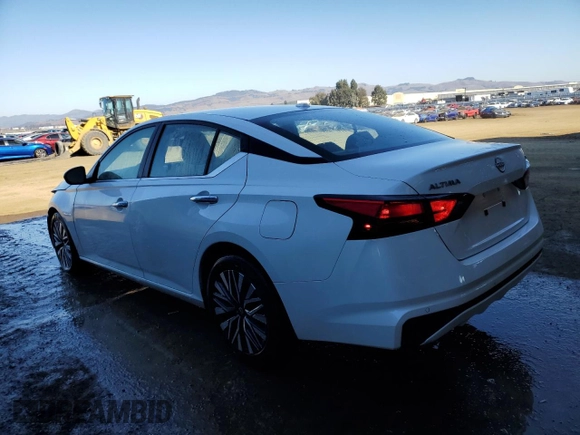 2024 Nissan Altima SV with VIN 1N4BL4DV3RN420483, listed as a Copart auction lot 83632714 with 8,444 mi miles and Clean Title. Bid and sale history available at DreamBid. Image 2.