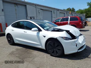 2025 Tesla Model 3 Long Range с VIN 5YJ3E1EB7SF931422, выставлен на аукционе IAAI как лот 42401562 с пробегом 3 748 миль миль и . История ставок и продаж доступна на DreamBid. Изображение 1.