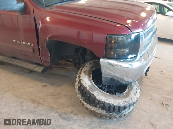2013 Chevrolet Silverado 1500 LT with VIN 3GCPKSE77DG254204, listed as a IAAI auction lot 41680546 with 213,790 mi miles. Bid and sale history available at carsss.com. Image 6.