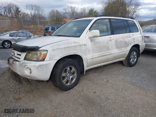 2004 Toyota Highlander with VIN JTEEP21A240036598, listed as a IAAI auction lot 41696106 with 145,242 mi miles. Bid and sale history available at carsss.com. Image 2.