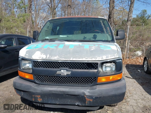 2009 Chevrolet Express Cargo Van with VIN 1GCGG25C291137795, listed as a IAAI auction lot 41886119 with 386,764 mi miles. Bid and sale history available at carsss.com. Image 6.