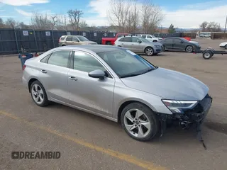2024 Audi A3 Premium z VIN WAUAUDGY4RA082038, wystawiony jako IAAI lot #41487777 z przebiegiem 24 797 mil mil oraz . Historia ofert i sprzedaży dostępna na DreamBid. Obrazek 1.