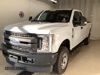 2019 Ford F-250 XL z VIN 1FT7X2B63KEC14817, wystawiony jako IAAI lot #42639323 z przebiegiem 173 427 mil mil oraz . Historia ofert i sprzedaży dostępna na DreamBid. Obrazek 23.