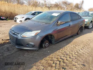 2014 Ford Focus SE with VIN 1FADP3F29EL392642, listed as a IAAI auction lot 41496380 with 101,606 mi miles and . Bid and sale history available at carsss.com. Image 2.