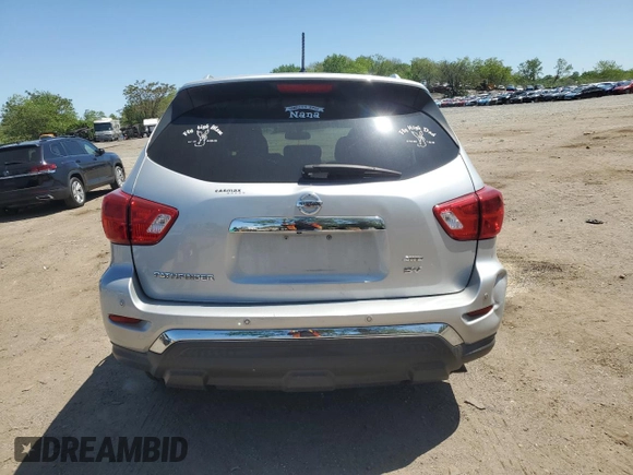 2018 Nissan Pathfinder SV z VIN 5N1DR2MMXJC662132, wystawiony jako Copart lot #54442685 z przebiegiem 81 141 mil mil oraz Szkoda całkowita • Salvage title. Historia ofert i sprzedaży dostępna na DreamBid. Obrazek 6.