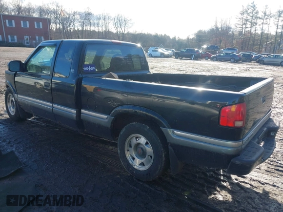 2000 GMC Sonoma SLS z VIN 1GTCS19W6Y8311935, wystawiony jako IAAI lot #41503368 z przebiegiem 147 884 mil mil oraz . Historia ofert i sprzedaży dostępna na DreamBid. Obrazek 3.