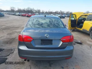 2012 Volkswagen Jetta SE с VIN 3VWDX7AJXCM358671, выставлен на аукционе IAAI как лот 41647447 с пробегом 105 722 миль миль и . История ставок и продаж доступна на DreamBid. Изображение 16.