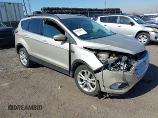 2018 Ford Escape SE with VIN 1FMCU0GD7JUD54131, listed as a IAAI auction lot 41825490 with 1 mi miles. Bid and sale history available at carsss.com. Image 1.
