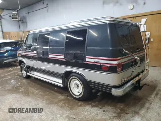 1984 Chevrolet Chevy Van z VIN 1GBEG25HXE7178870, wystawiony jako Copart lot #49771585 z przebiegiem 72 106 mil mil oraz Czysty tytuł • Clean title. Historia ofert i sprzedaży dostępna na DreamBid. Obrazek 2.
