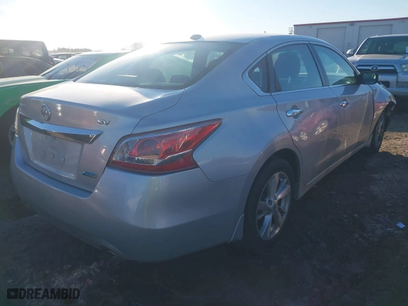 2013 Nissan Altima 2.5 SL with VIN 1N4AL3AP2DC239780, listed as a IAAI auction lot 41314693 with 109,838 mi miles. Bid and sale history available at carsss.com. Image 4.