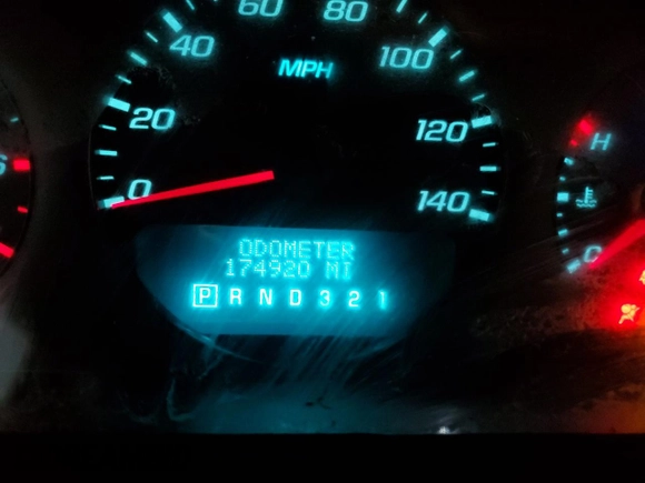 2008 Chevrolet Impala LS z VIN 2G1WB58K081229715, wystawiony jako Copart lot #75745984 z przebiegiem 174 920 mil mil oraz Czysty tytuł • Clean title. Historia ofert i sprzedaży dostępna na DreamBid. Obrazek 9.