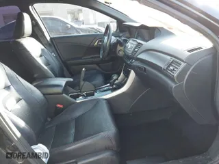 2017 Honda Accord Sedan Sport SE with VIN 1HGCR2F13HA073997, listed as a IAAI auction lot 41840277 with 143,146 mi miles. Bid and sale history available at carsss.com. Image 5.