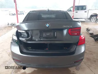 2016 BMW 3 Series 320i z VIN WBA8A9C54GK617747, wystawiony jako IAAI lot #42342518 z przebiegiem Nie podano mil oraz . Historia ofert i sprzedaży dostępna na DreamBid. Obrazek 15.