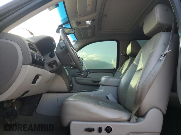 2008 GMC Sierra 3500HD SRW SLT z VIN 1GTHK33618F176644, wystawiony jako Copart lot #73640434 z przebiegiem 248 244 mil mil oraz Szkody całkowita. Historia ofert i sprzedaży dostępna na DreamBid. Obrazek 7.