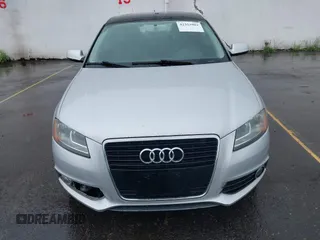 2011 Audi A3 Premium z VIN WAUBEAFMXBA149181, wystawiony jako IAAI lot #42353981 z przebiegiem 156 472 mil mil oraz . Historia ofert i sprzedaży dostępna na DreamBid. Obrazek 6.