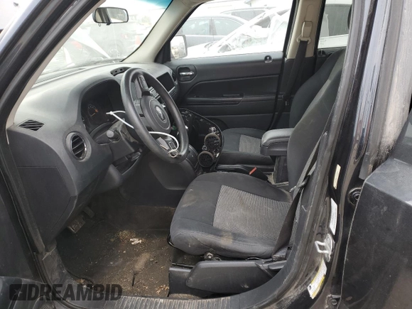 2014 Jeep Patriot Altitude with VIN 1C4NJPBA1ED758284, listed as a Copart auction lot 41959215 with 147,320 mi miles and Salvage Title. Bid and sale history available at DreamBid. Image 7.