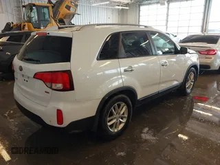 2014 Kia Sorento LX with VIN 5XYKT4A67EG433472, listed as a IAAI auction lot 41276576 with 177,014 mi miles. Bid and sale history available at carsss.com. Image 4.