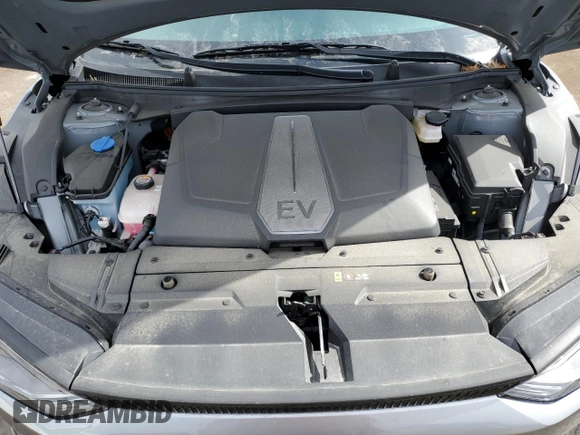 2023 Kia EV6 Wind z VIN KNDC34LA1P5127739, wystawiony jako Copart lot #46373545 z przebiegiem 11 806 mil mil oraz Szkoda całkowita • Salvage title. Historia ofert i sprzedaży dostępna na DreamBid. Obrazek 11.