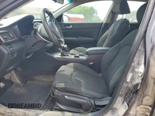 2018 Kia Optima LX z VIN KNAGT4L35J5233487, wystawiony jako Copart lot #59181965 z przebiegiem 136 454 mil mil oraz Szkoda całkowita • Salvage title. Historia ofert i sprzedaży dostępna na DreamBid. Obrazek 7.