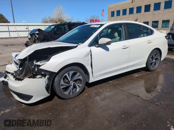 2020 Subaru Legacy Premium z VIN 4S3BWAC6XL3017226, wystawiony jako Copart lot #50627745 z przebiegiem 57 611 mil mil oraz Szkody całkowita. Historia ofert i sprzedaży dostępna na DreamBid. Obrazek 1.