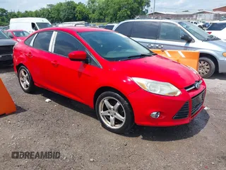 2012 Ford Focus SE z VIN 1FAHP3F26CL115171, wystawiony jako IAAI lot #42566270 z przebiegiem Nie podano mil oraz . Historia ofert i sprzedaży dostępna na DreamBid. Obrazek 1.
