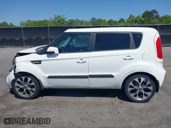 2013 Kia Soul with VIN KNDJT2A54D7572316, listed as a IAAI auction lot 42021696 with 141,638 mi miles. Bid and sale history available at carsss.com. Image 14.