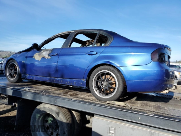 2007 BMW 3 Series 328i with VIN WBAVC53517FZ76438, listed as a Copart auction lot 87438784 with Not Provided miles and Non Repairable. Bid and sale history available at carsss.com. Image 2.