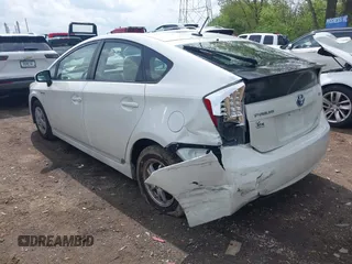 2011 Toyota Prius I z VIN JTDKN3DU9B1363774, wystawiony jako IAAI lot #42153950 z przebiegiem 104 319 mil mil oraz . Historia ofert i sprzedaży dostępna na DreamBid. Obrazek 3.