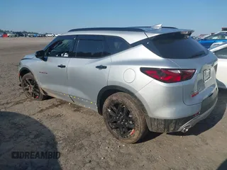2021 Chevrolet Blazer LT with VIN 3GNKBCRS3MS583534, listed as a IAAI auction lot 42063758 with 25,920 mi miles and . Bid and sale history available at DreamBid. Image 3.