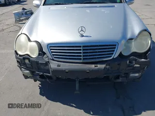 2007 Mercedes-Benz C 280 Luxury z VIN WDBRF54H17A940538, wystawiony jako IAAI lot #42236100 z przebiegiem 147 781 mil mil oraz . Historia ofert i sprzedaży dostępna na DreamBid. Obrazek 6.