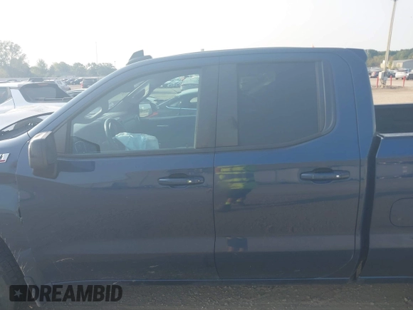 2019 Chevrolet Silverado 1500 RST with VIN 1GCRYEED8KZ353738, listed as a IAAI auction lot 40343310 with 96,077 mi miles and . Bid and sale history available at DreamBid. Image 14.