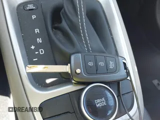 2022 Hyundai Venue SEL with VIN KMHRC8A33NU171505, listed as a IAAI auction lot 42041443 with 37,908 mi miles and . Bid and sale history available at DreamBid. Image 11.
