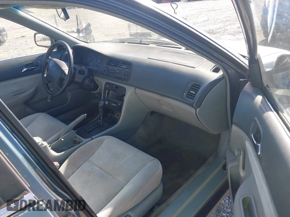 1997 Honda Accord Value with VIN 1HGCD5680VA148728, listed as a IAAI auction lot 41011149 with 198,773 mi miles and . Bid and sale history available at carsss.com. Image 5.
