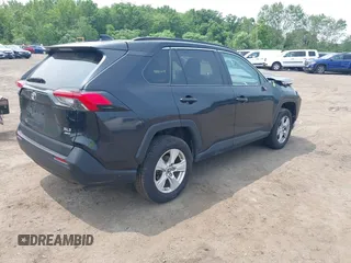 2019 Toyota RAV4 XLE z VIN 2T3P1RFV4KW033276, wystawiony jako IAAI lot #42476344 z przebiegiem 73 247 mil mil oraz . Historia ofert i sprzedaży dostępna na DreamBid. Obrazek 4.