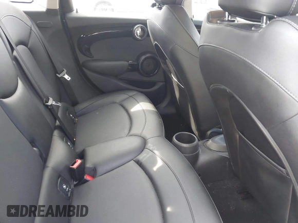 2016 MINI Hardtop 4 Door S z VIN WMWXU3C53G2D30807, wystawiony jako IAAI lot #42545577 z przebiegiem 86 952 mil mil oraz . Historia ofert i sprzedaży dostępna na DreamBid. Obrazek 8.