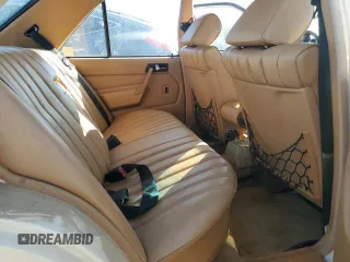 1986 Mercedes-Benz 190 with VIN WDBDA24D0GF181761, listed as a Copart auction lot 87775085 with 38,039 mi miles and Clean Title. Bid and sale history available at carsss.com. Image 10.
