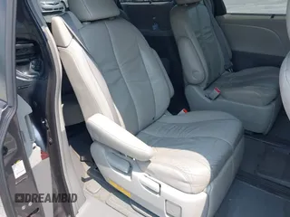 2011 Toyota Sienna XLE с VIN 5TDDK3DC7BS002538, выставлен на аукционе IAAI как лот 42385087 с пробегом 235 415 миль миль и . История ставок и продаж доступна на DreamBid. Изображение 8.