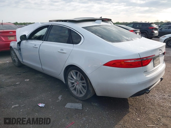 2017 Jaguar XF 35t Prestige with VIN SAJBE4BV8HCY31963, listed as a IAAI auction lot 41910705 with 1 mi miles. Bid and sale history available at carsss.com. Image 3.