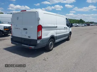 2017 Ford Transit z VIN 1FTYE1YM5HKA34470, wystawiony jako IAAI lot #42245048 z przebiegiem 149 437 mil mil oraz . Historia ofert i sprzedaży dostępna na DreamBid. Obrazek 4.