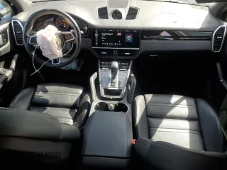 2020 Porsche Cayenne with VIN WP1AA2AY7LDA05290, listed as a Copart auction lot 50330835 with 70,155 mi miles and Salvage title. Bid and sale history available at DreamBid. Image 8.