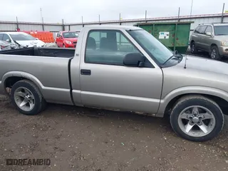 2000 Chevrolet S-10 LS with VIN 1GCCS14W2Y8168652, listed as a IAAI auction lot 41515733 with 263,672 mi miles. Bid and sale history available at carsss.com. Image 14.