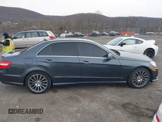 2010 Mercedes-Benz E-Class E 550 Luxury with VIN WDDHF9AB8AA144791, listed as a IAAI auction lot 41247610 with 138,972 mi miles. Bid and sale history available at carsss.com. Image 13.