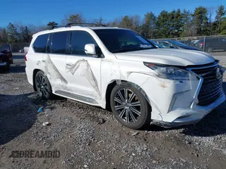 2019 Lexus LX 570 z VIN JTJHY7AX3K4295538, wystawiony jako IAAI lot #40954463 z przebiegiem 59 099 mil mil oraz . Historia ofert i sprzedaży dostępna na DreamBid. Obrazek 1.