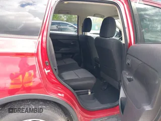 2016 Mitsubishi Outlander SE z VIN JA4AZ3A36GZ037753, wystawiony jako IAAI lot #42215227 z przebiegiem 71 135 mil mil oraz . Historia ofert i sprzedaży dostępna na DreamBid. Obrazek 8.