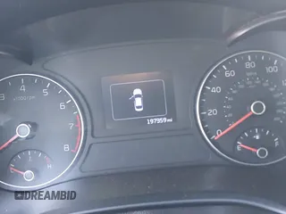 2018 Kia Optima S z VIN 5XXGT4L38JG260519, wystawiony jako IAAI lot #41969051 z przebiegiem 197 359 mil mil oraz . Historia ofert i sprzedaży dostępna na DreamBid. Obrazek 15.