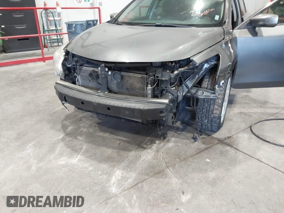 2014 Nissan Altima 2.5 S with VIN 1N4AL3APXEC113281, listed as a IAAI auction lot 41137374 with 124,357 mi miles. Bid and sale history available at carsss.com. Image 6.