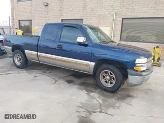 2001 Chevrolet Silverado 1500 LS with VIN 2GCEC19V811360625, listed as a IAAI auction lot 41733223 with 275,968 mi miles. Bid and sale history available at carsss.com. Image 1.