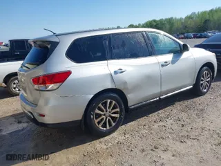 2014 Nissan Pathfinder SV with VIN 5N1AR2MN5EC733089, listed as a IAAI auction lot 42017470 with 159,523 mi miles. Bid and sale history available at carsss.com. Image 4.